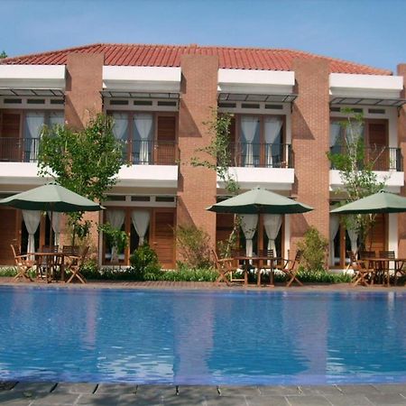 Villa Bukit Pinus Bogor Eksteriør billede