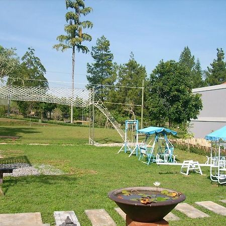 Villa Bukit Pinus Bogor Eksteriør billede