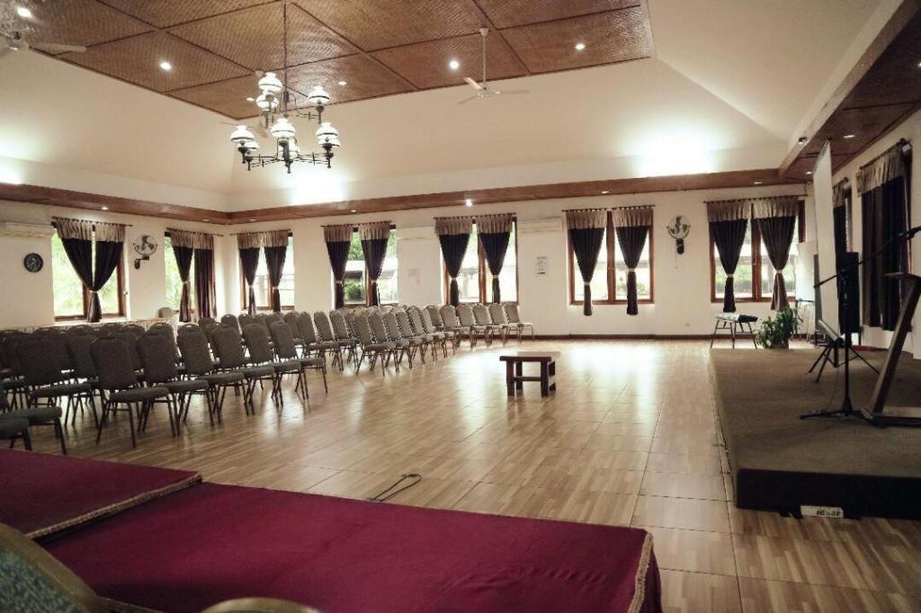 Villa Bukit Pinus Bogor Eksteriør billede